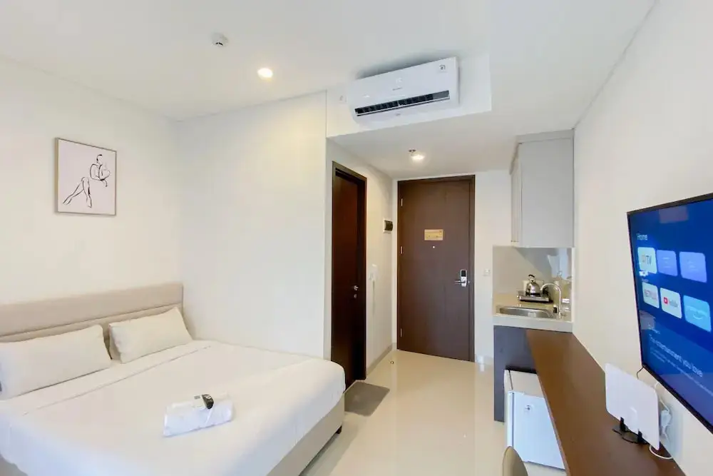 Джакарта: Simply Look Studio Room Vasaka Solterra Apartment