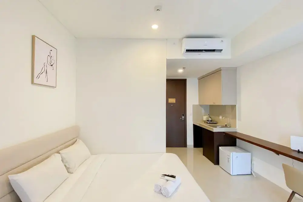 Джакарта: Simply Look Studio Room Vasaka Solterra Apartment