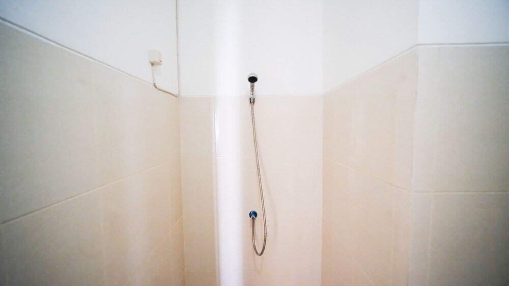 Сурабая: Good Choice And Cozy Stay Studio At Bale Hinggil Apartment