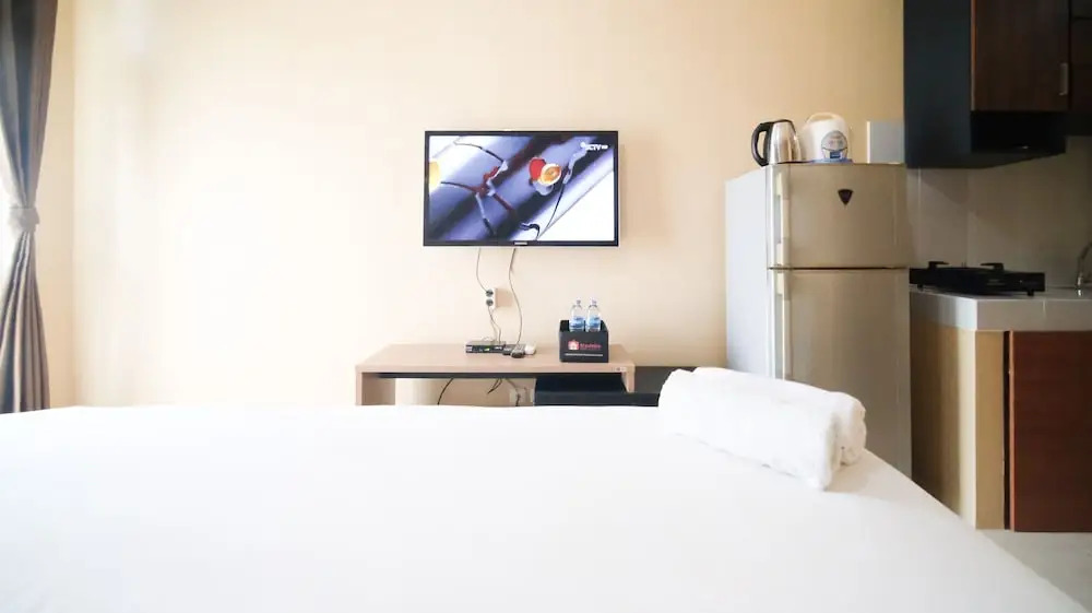Сурабая: Good Choice And Cozy Stay Studio At Bale Hinggil Apartment