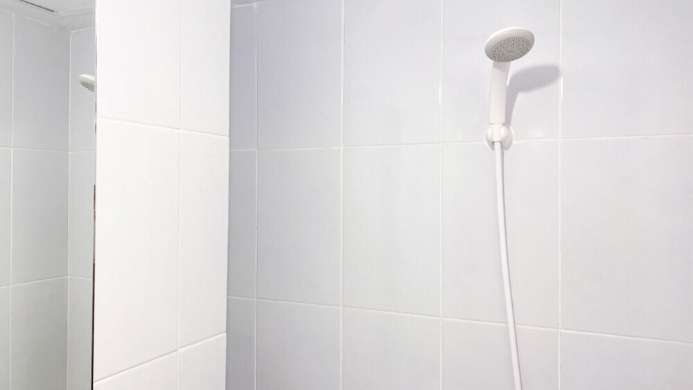 Южный Тангеранг: Homey And Well Furnished Studio Tokyo Riverside Pik 2 Apartment