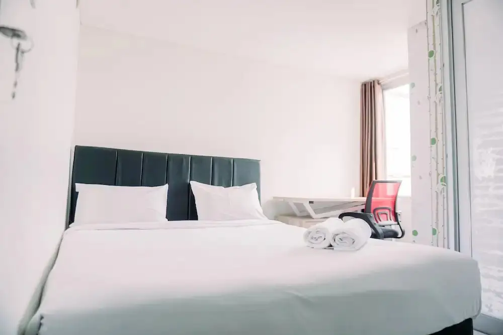 Джакарта: Homey And Warm 1Br At Sentraland Cengkareng Apartment