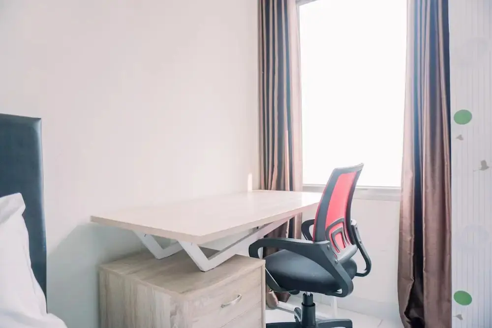 Джакарта: Homey And Warm 1Br At Sentraland Cengkareng Apartment