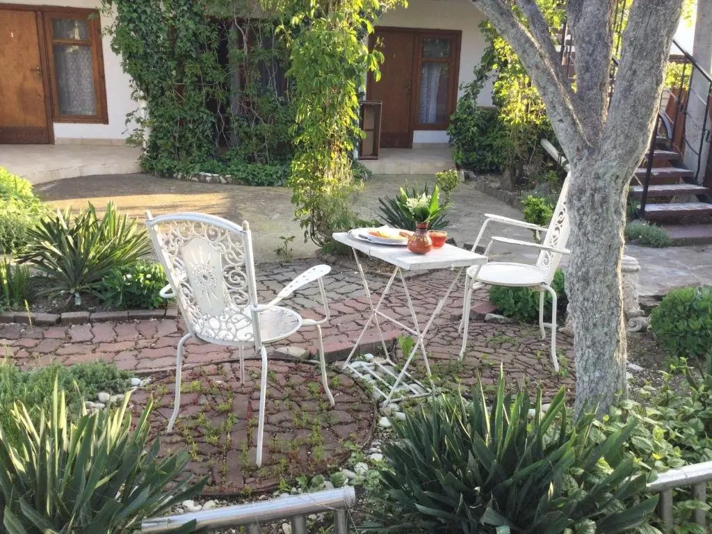 Кабардинка: Гостевой дом Guest House Green Oasis +
