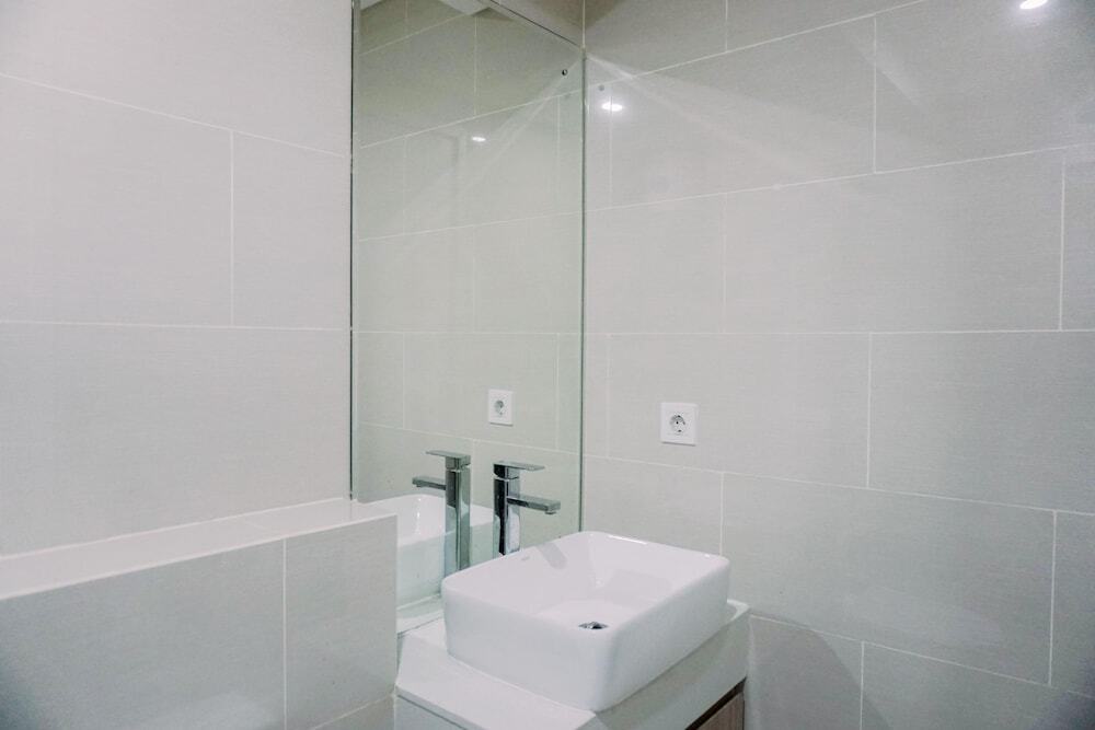 Джакарта: Homey And Minimalist Studio At Daan Mogot City Apartment