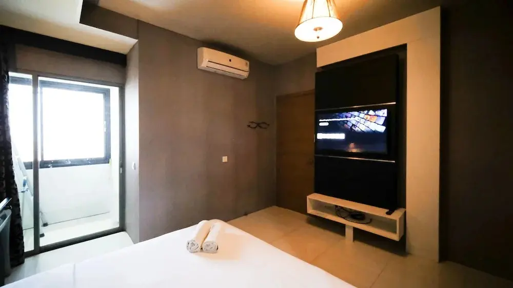 Сурабая: Spacious And Comfy 2Br Apartment At Aryaduta Residence Surabaya