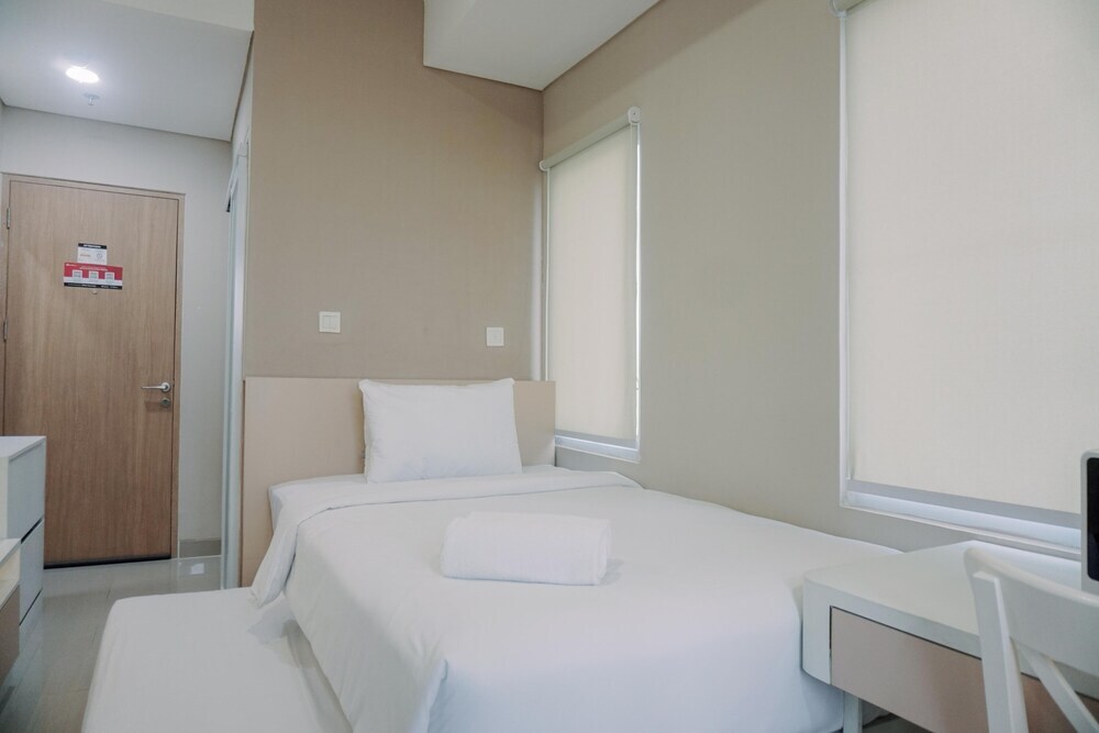 Legok: Cozy Stay Studio (No Kitchen) Apartment At B Residence