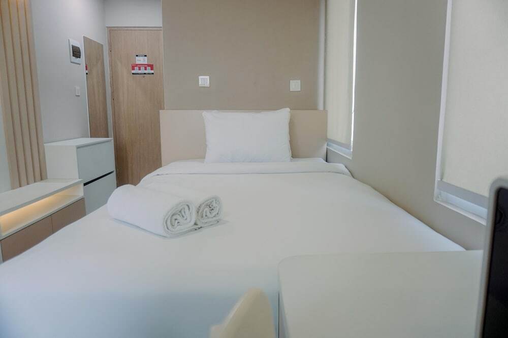 Legok: Cozy Stay Studio (No Kitchen) Apartment At B Residence