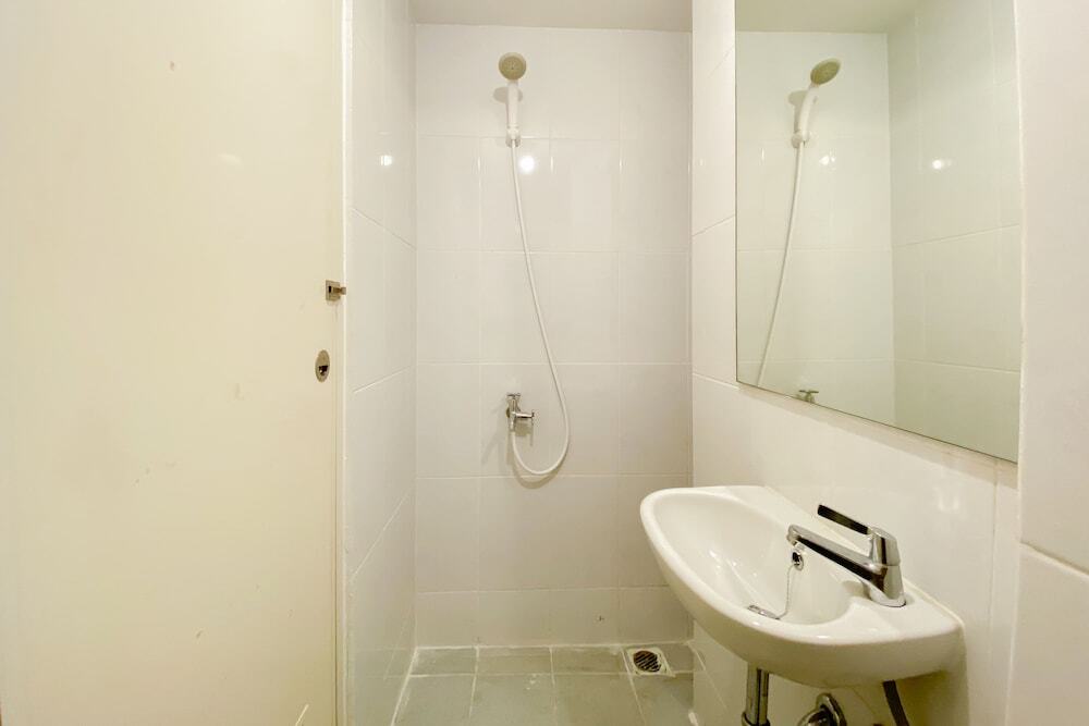 Южный Тангеранг: Modern Furnished And Homey Studio Tokyo Riverside Pik 2 Apartment