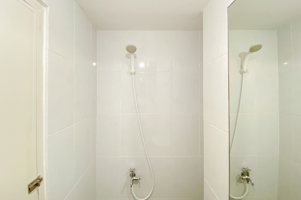Южный Тангеранг: Fully Furnished And Modern Studio At Tokyo Riverside Apartment Pik 2