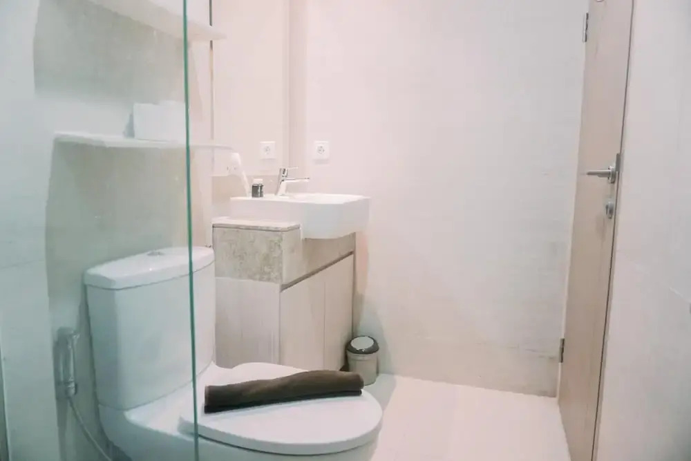 Джакарта: Homey And Warm Studio At 28Th Floor Gold Coast Apartment