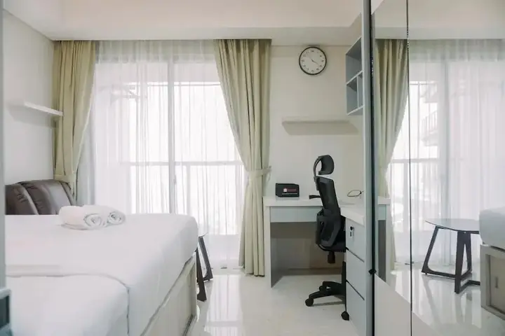 Джакарта: Homey And Warm Studio At 28Th Floor Gold Coast Apartment