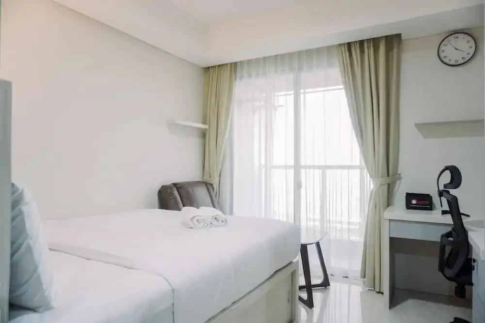 Джакарта: Homey And Warm Studio At 28Th Floor Gold Coast Apartment