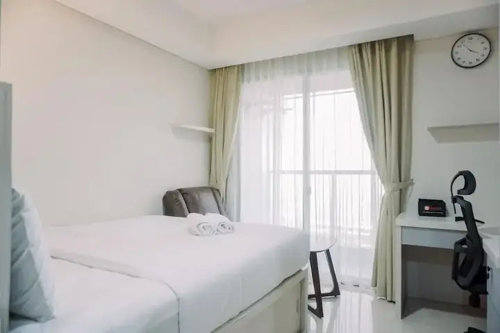 Джакарта: Homey And Warm Studio At 28Th Floor Gold Coast Apartment