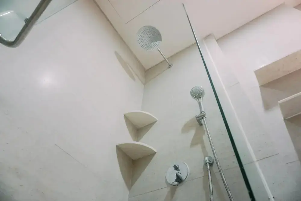 Джакарта: Homey And Warm Studio At 28Th Floor Gold Coast Apartment