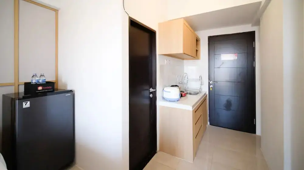 Сидоарджо: Simple And Tidy Studio Apartment At Suncity Residence