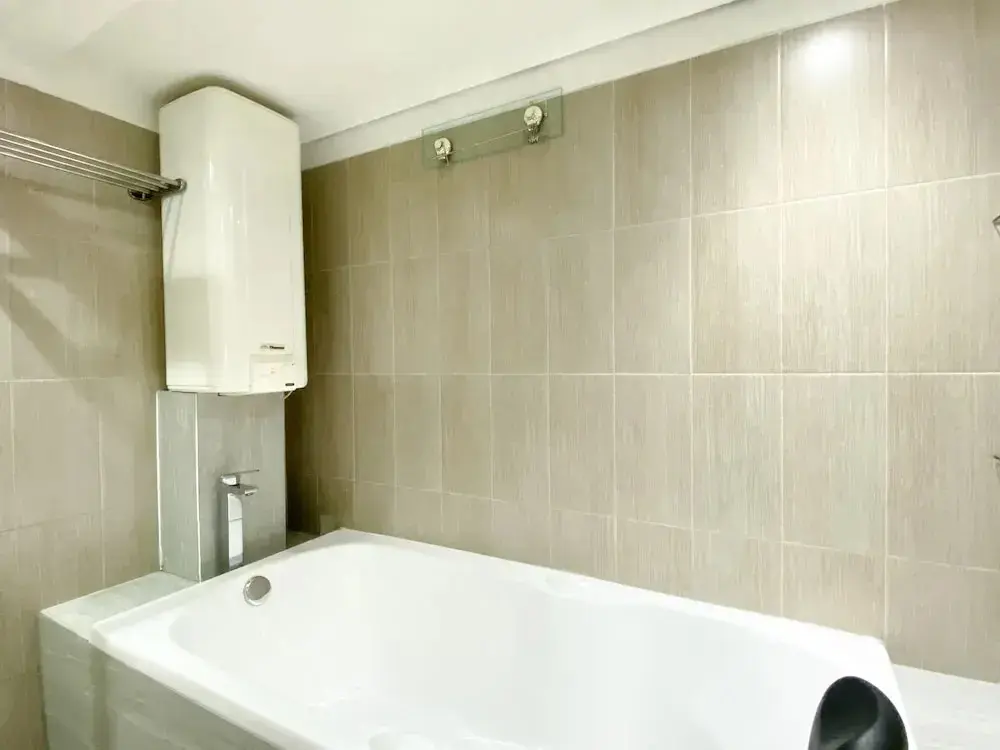 Караванг: Best Deal And Homey 1Br Apartment Grand Sentraland Karawang