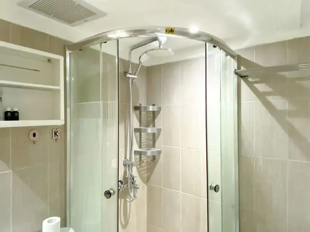 Караванг: Best Deal And Homey 1Br Apartment Grand Sentraland Karawang