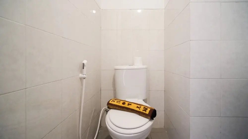 Сидоарджо: Homey And Comfy 2Br Apartment At Suncity Residence