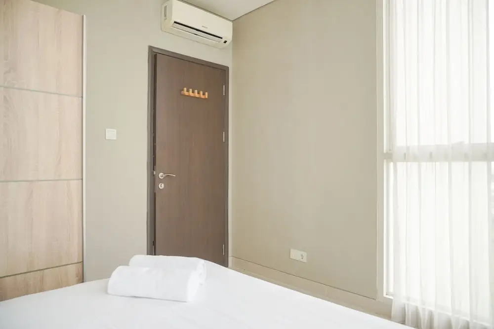 Джакарта: Homey And Warm 1Br At Ciputra International Apartment