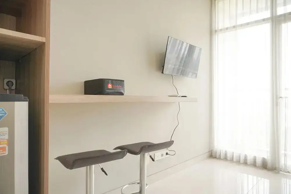 Джакарта: Homey And Warm 1Br At Ciputra International Apartment