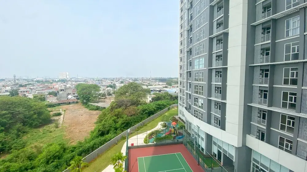 Джакарта: Homey And Warm 1Br At Ciputra International Apartment