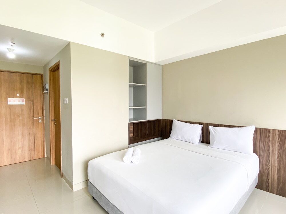 Бекаси: Modern Studio At Gateway Park Lrt City Bekasi Apartment