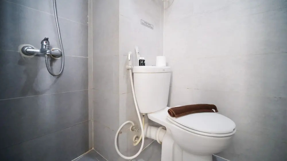 Сурабая: Clean And Cozy Stay Studio At Taman Melati Surabaya Apartment