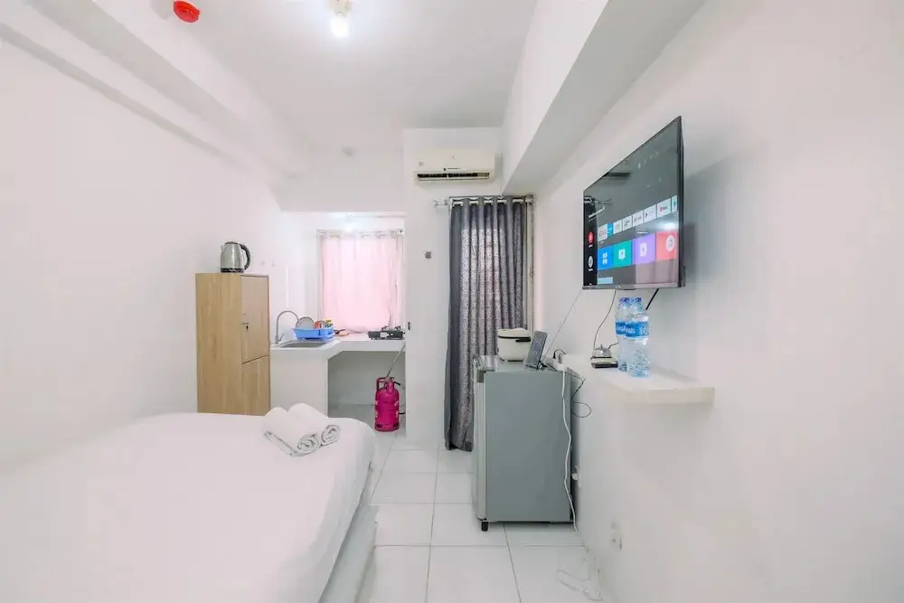 Бекаси: Simply Look Studio At Mont Blanc Bekasi Apartment