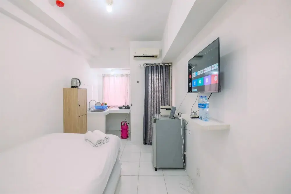 Бекаси: Simply Look Studio At Mont Blanc Bekasi Apartment
