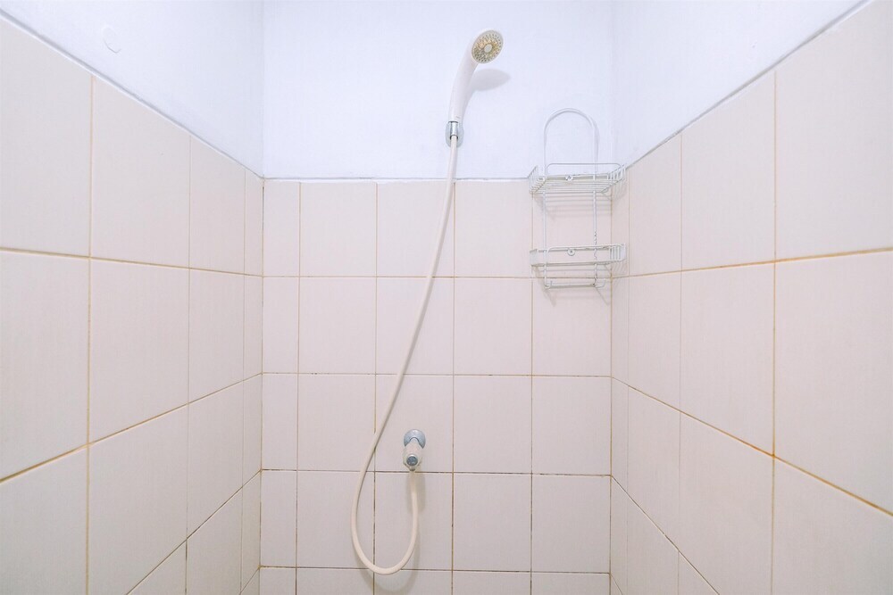 Бекаси: Simply Look Studio At Mont Blanc Bekasi Apartment