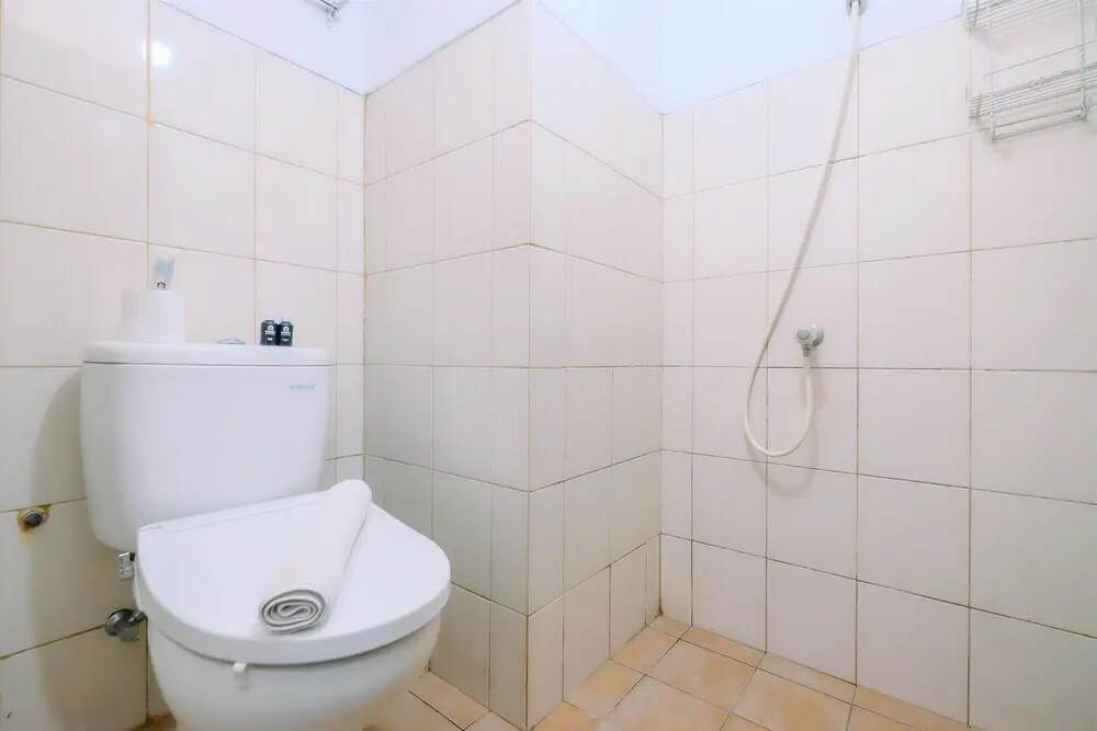 Бекаси: Simply Look Studio At Mont Blanc Bekasi Apartment