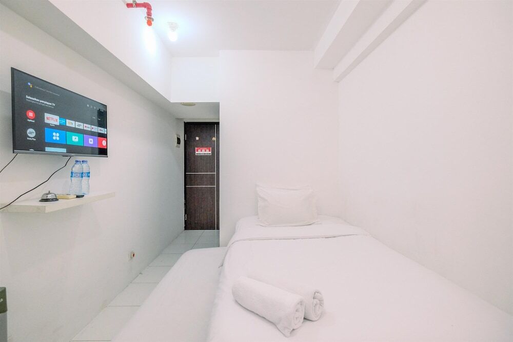 Бекаси: Simply Look Studio At Mont Blanc Bekasi Apartment