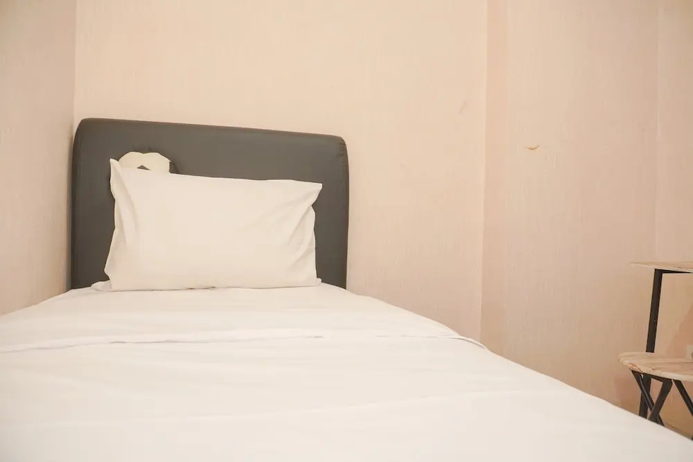 Джакарта: Cozy 2Br Green Pramuka City Apartment Near Shopping Mall