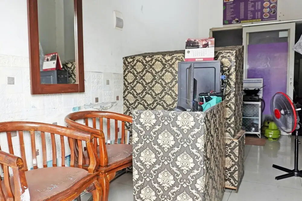 Караванг: OYO Life 92962 Apartement Sentraland