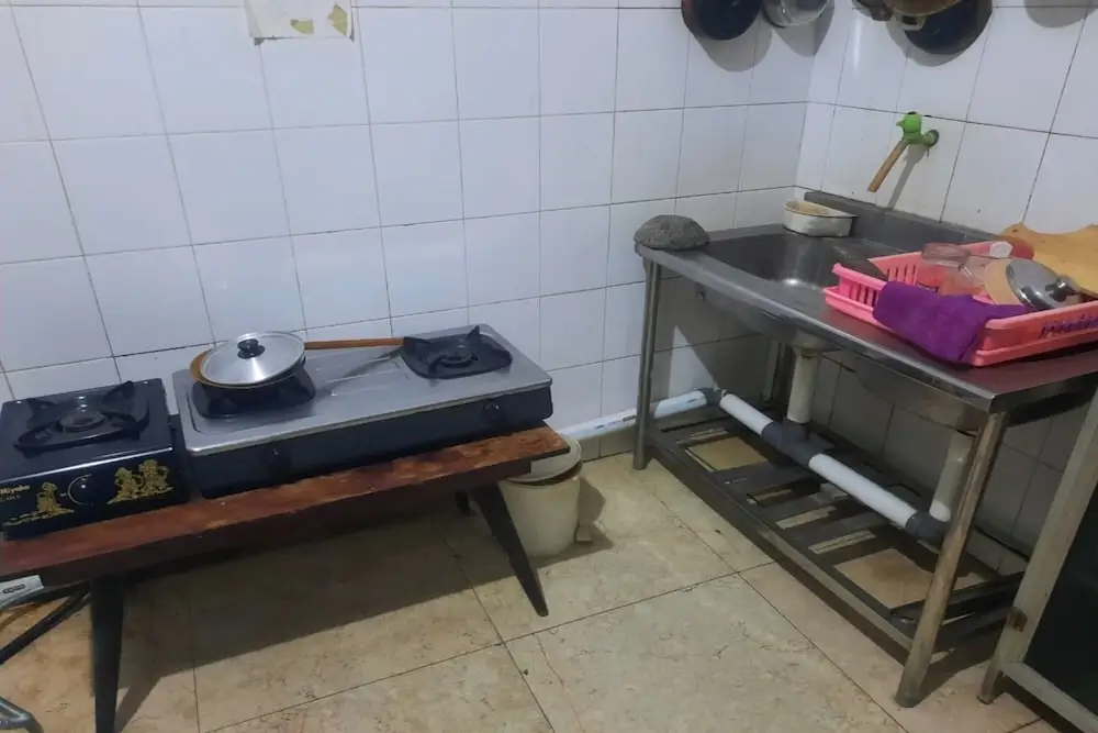 Караванг: OYO Life 93160 Kost Jenny Karawang