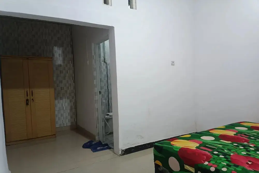 Матарам: OYO 93408 Penginapan Annisya Near SMA Negeri 2 Mataram