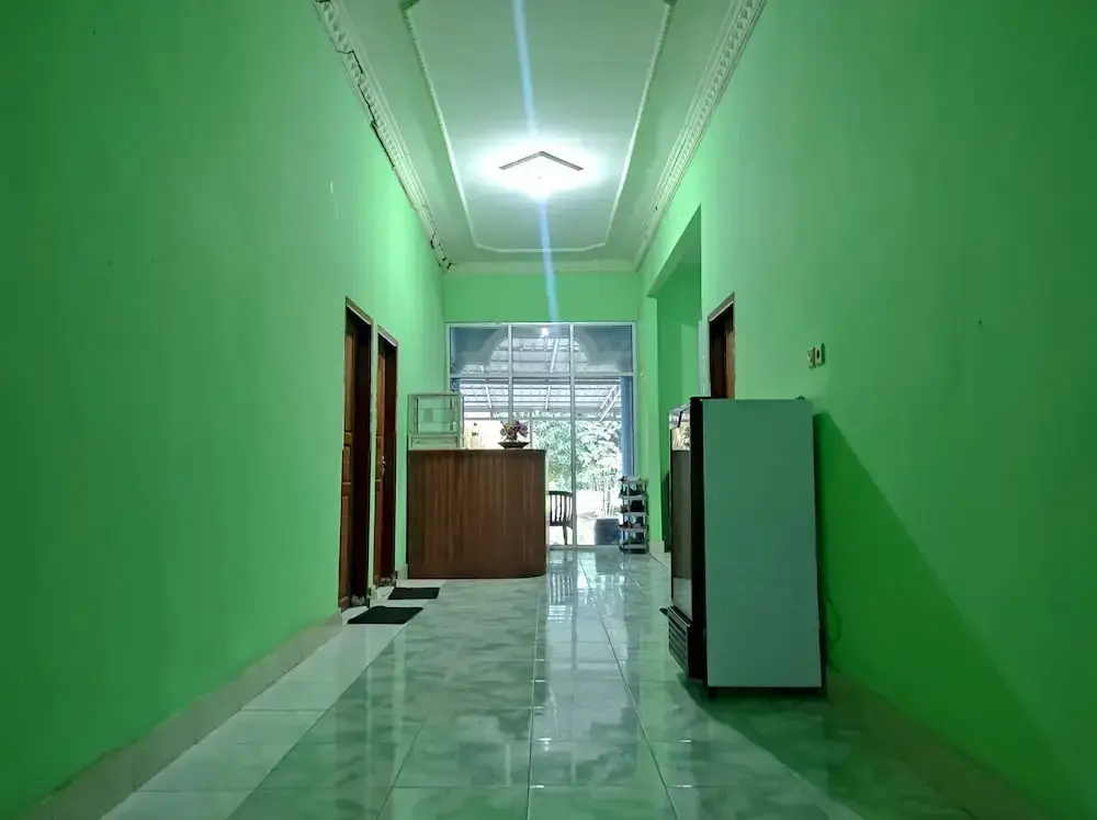 Мамуджу: OYO 93411 Syariah Hotel Tomborang