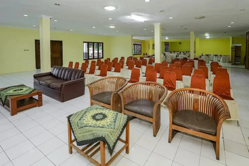 Сизаруа: Capital O 93349 Hotel Gondangdia