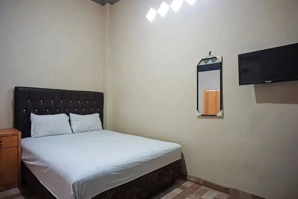 Медан: OYO 93355 Maestro Home Syariah