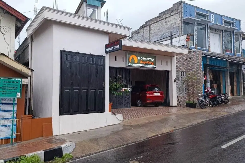 Вонособо: OYO 93363 Senja Dieng Homestay Syariah