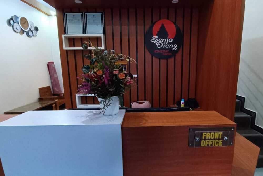 Вонособо: OYO 93363 Senja Dieng Homestay Syariah