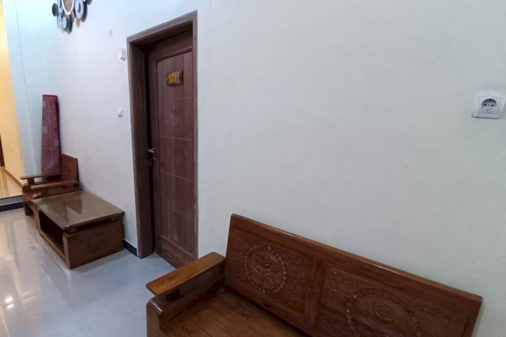 Вонособо: OYO 93363 Senja Dieng Homestay Syariah