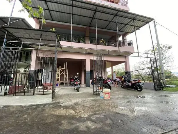 Паре-Паре: OYO 93414 Wisma Ratu Syariah Near SMP Negeri 2 Watang Pulu