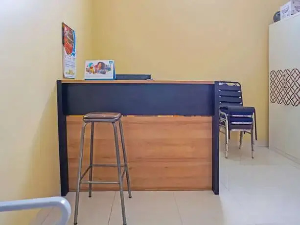 Паре-Паре: OYO 93414 Wisma Ratu Syariah Near SMP Negeri 2 Watang Pulu