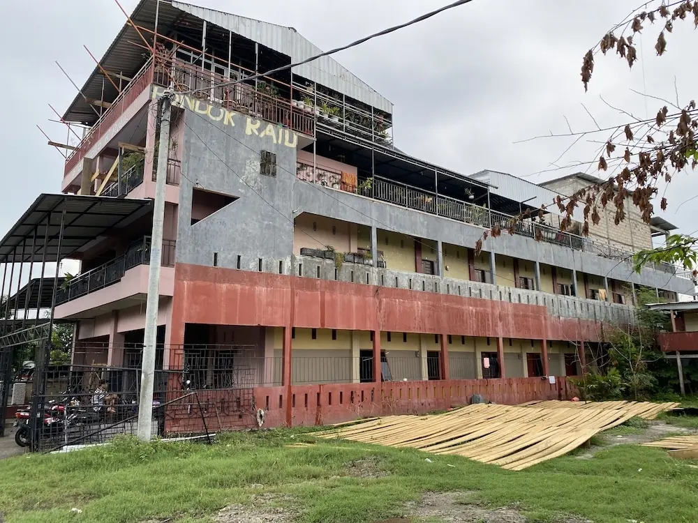 Паре-Паре: OYO 93414 Wisma Ratu Syariah Near SMP Negeri 2 Watang Pulu