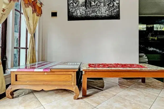 Джомбанг: OYO 93422 Villa Tirto
