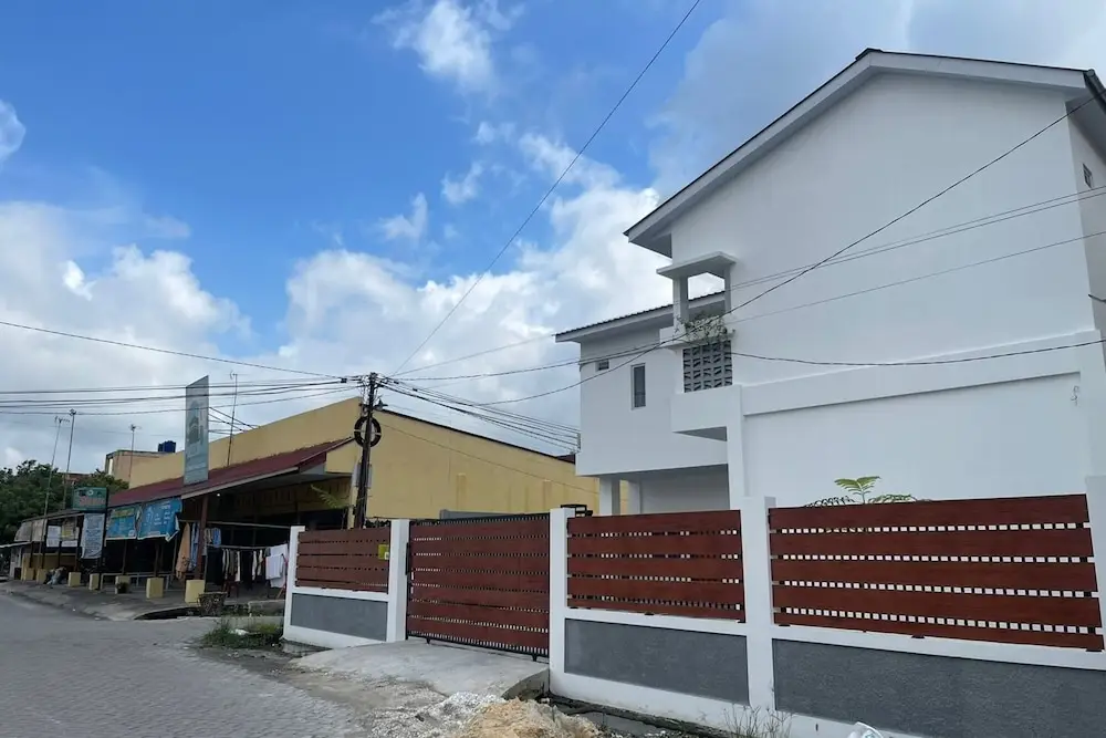 Пеканбару: OYO 93457 White House Syariahnearoyo 93457 White House Syariah