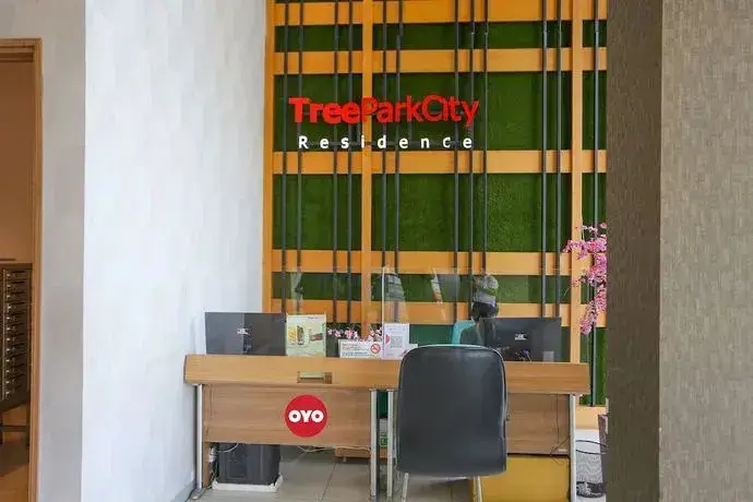 Тангеранг: OYO 93432 Tree Room Hotel