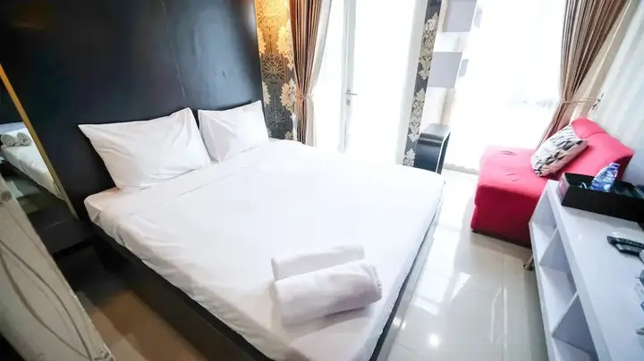 Сурабая: Nice And Clean Studio No Kitchen At Tamansari Papilio Apartment